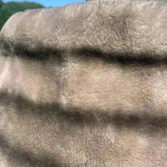 Vintage Sears and Roebuck  company Kerry Brook Woman’s Shawl. Acrylic, fiber. - Picture 6 of 8